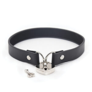 Plesur PVC Collar w/Heart Lock - Black